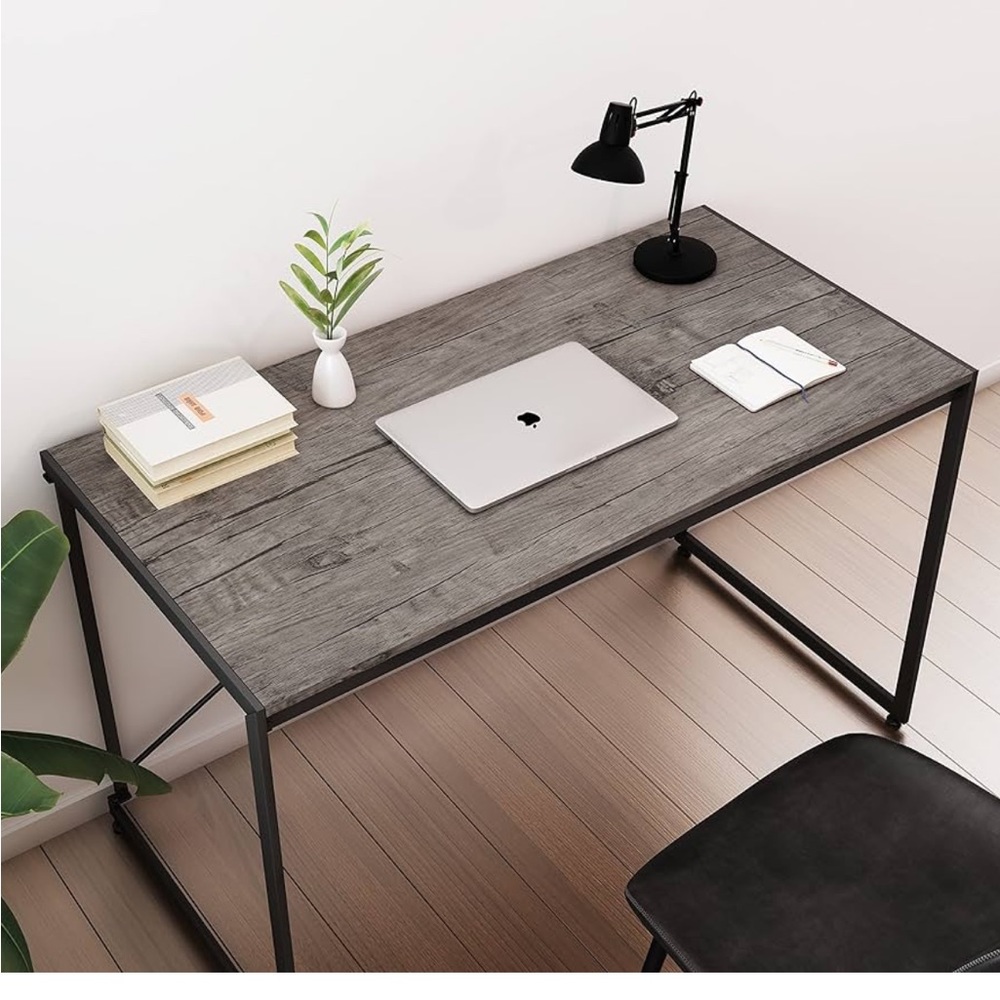 Brand new never used desk